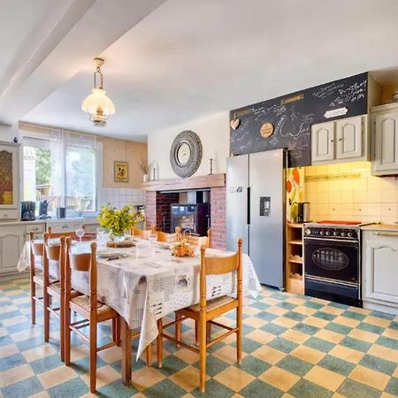 Villa Charmante A Bosset Avec Piscine Partagee Exteriör bild