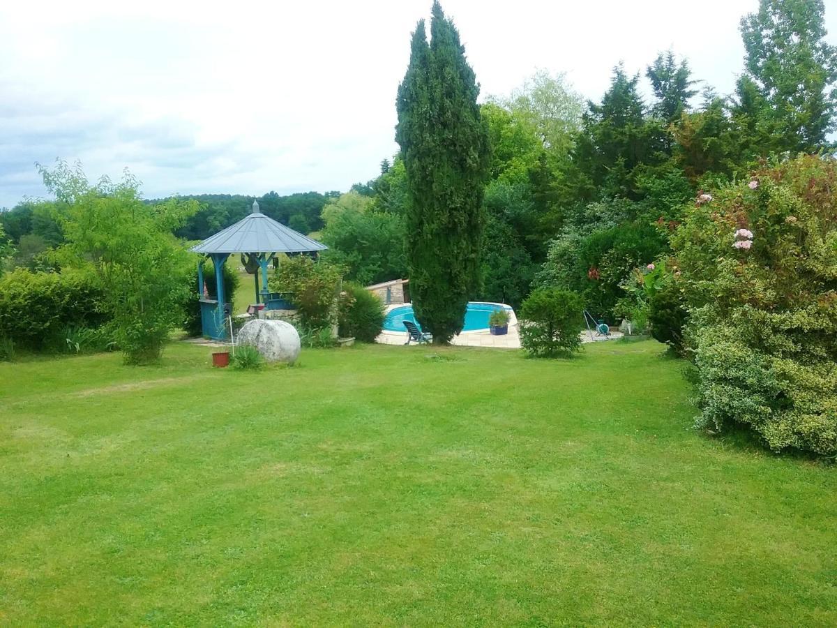 Villa Charmante A Bosset Avec Piscine Partagee Exteriör bild