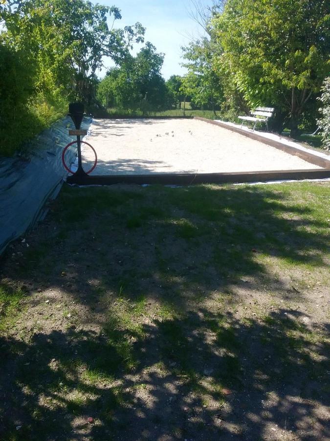 Villa Charmante A Bosset Avec Piscine Partagee Exteriör bild