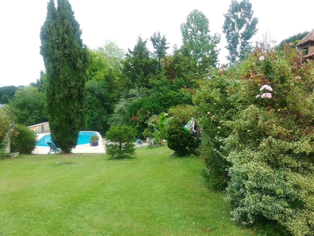 Villa Charmante A Bosset Avec Piscine Partagee Exteriör bild