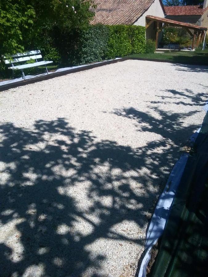 Villa Charmante A Bosset Avec Piscine Partagee Exteriör bild