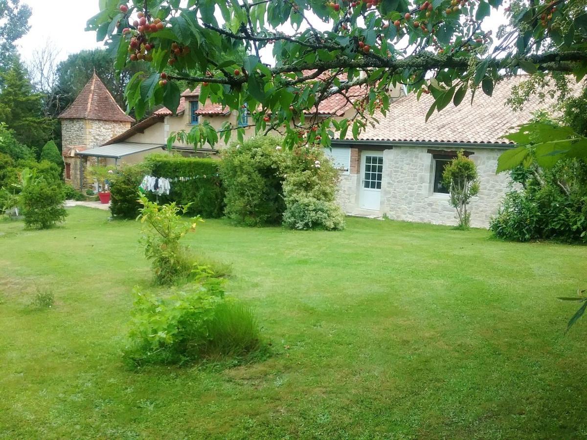 Villa Charmante A Bosset Avec Piscine Partagee Exteriör bild
