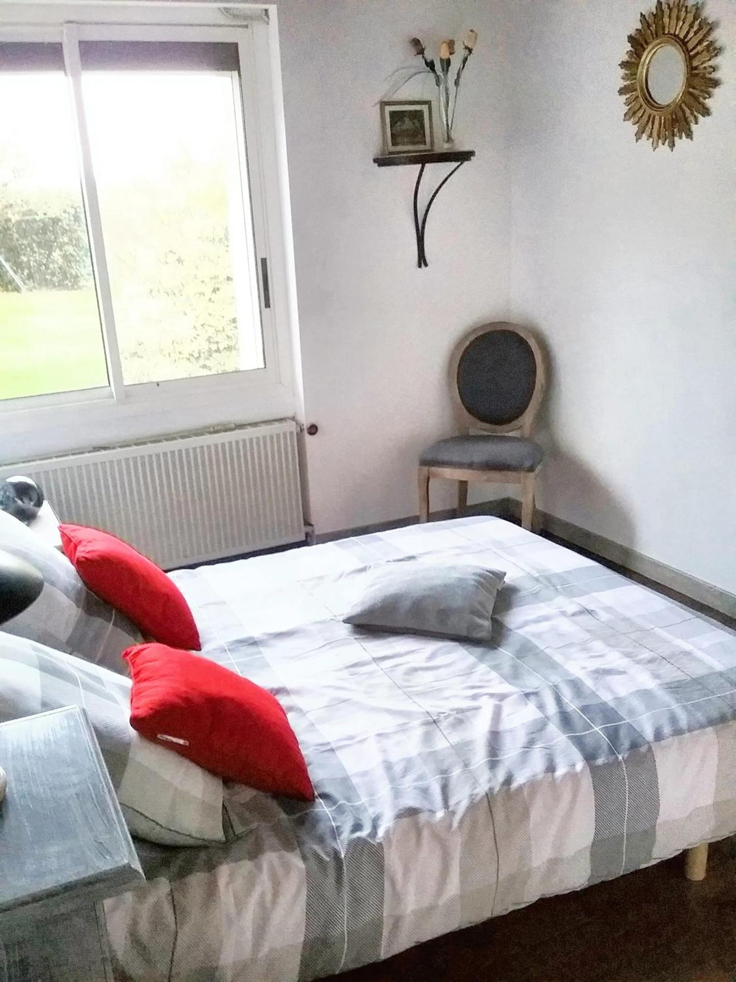 Villa Charmante A Bosset Avec Piscine Partagee Exteriör bild