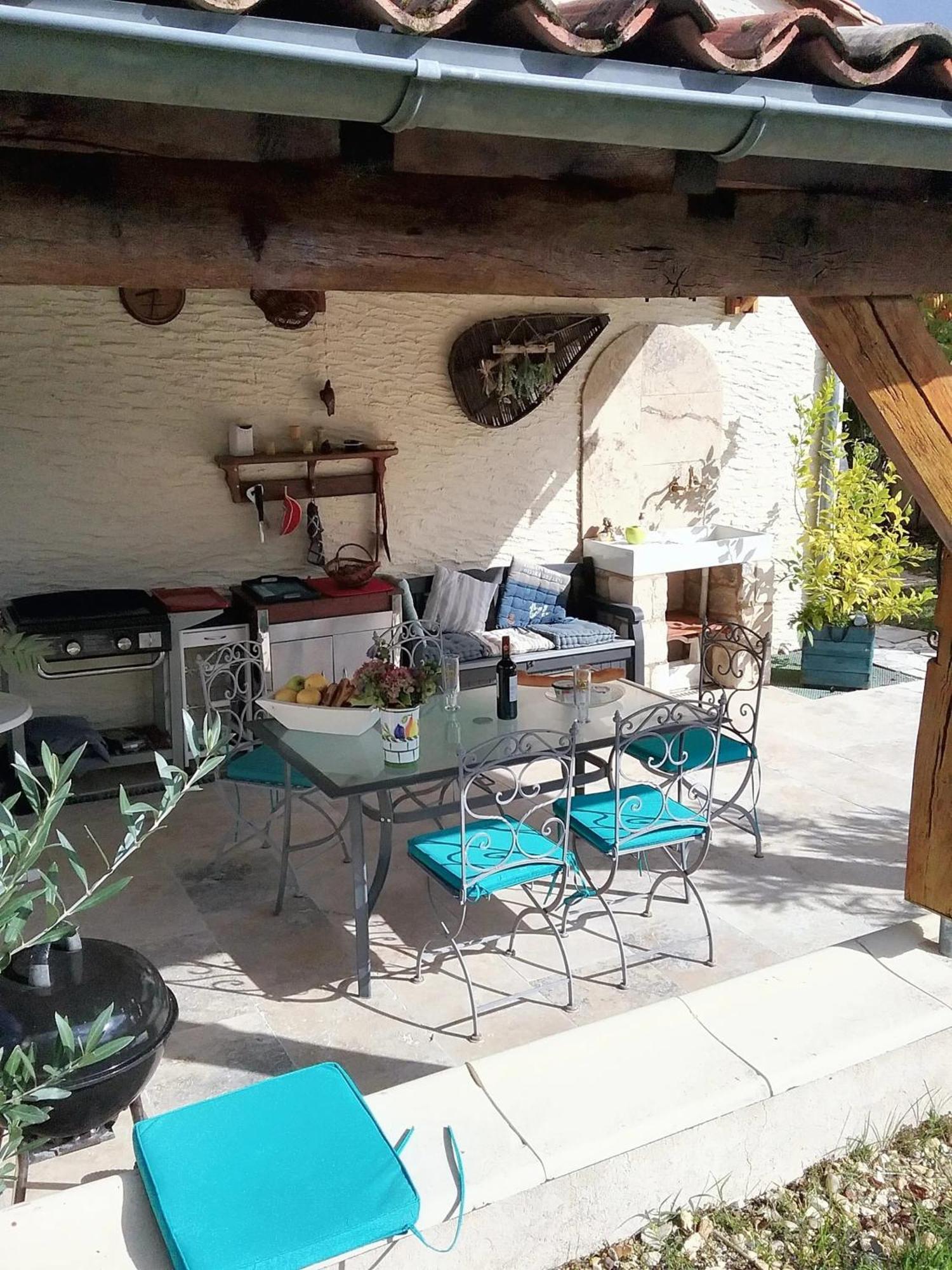 Villa Charmante A Bosset Avec Piscine Partagee Exteriör bild
