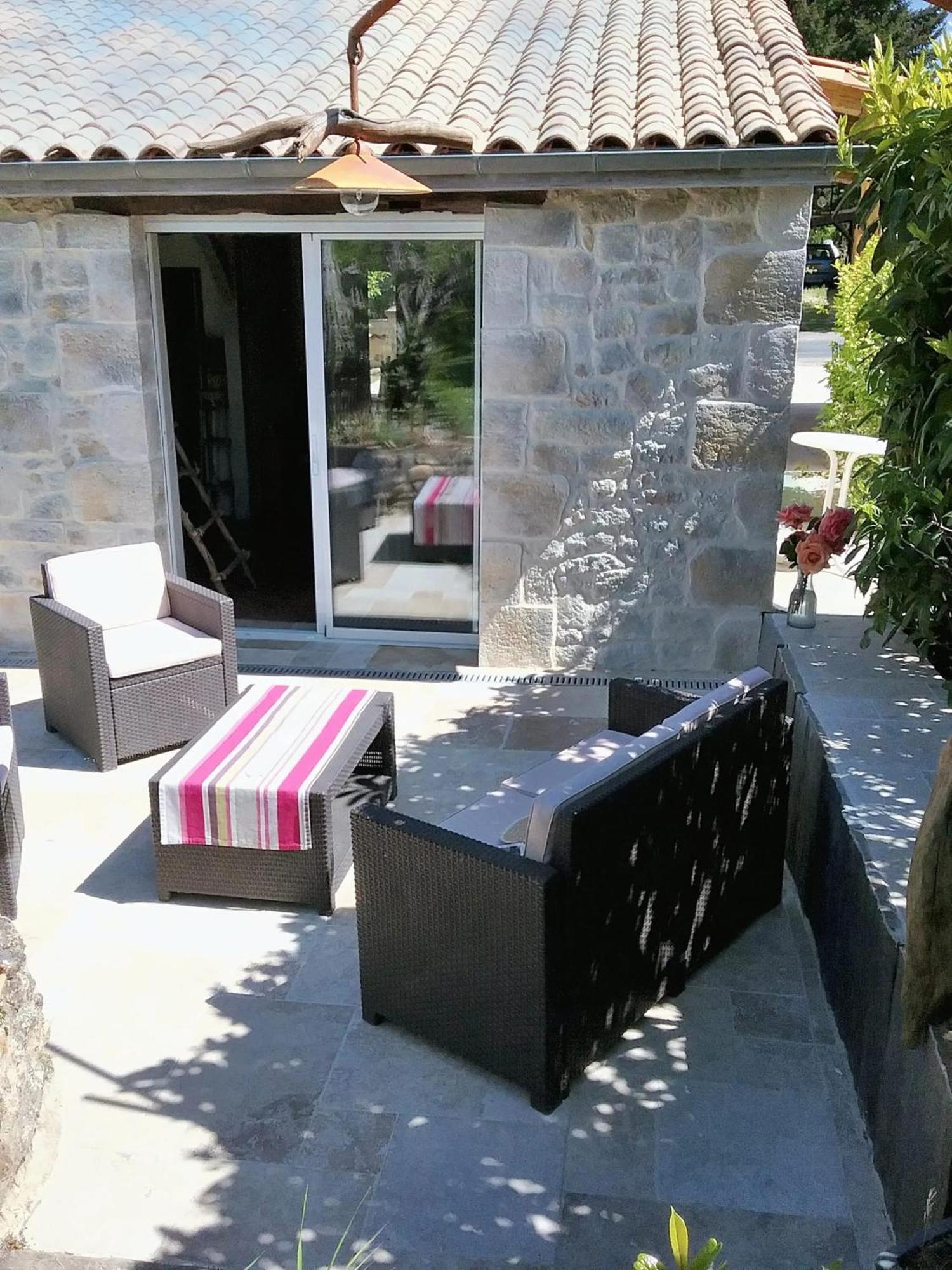 Villa Charmante A Bosset Avec Piscine Partagee Exteriör bild